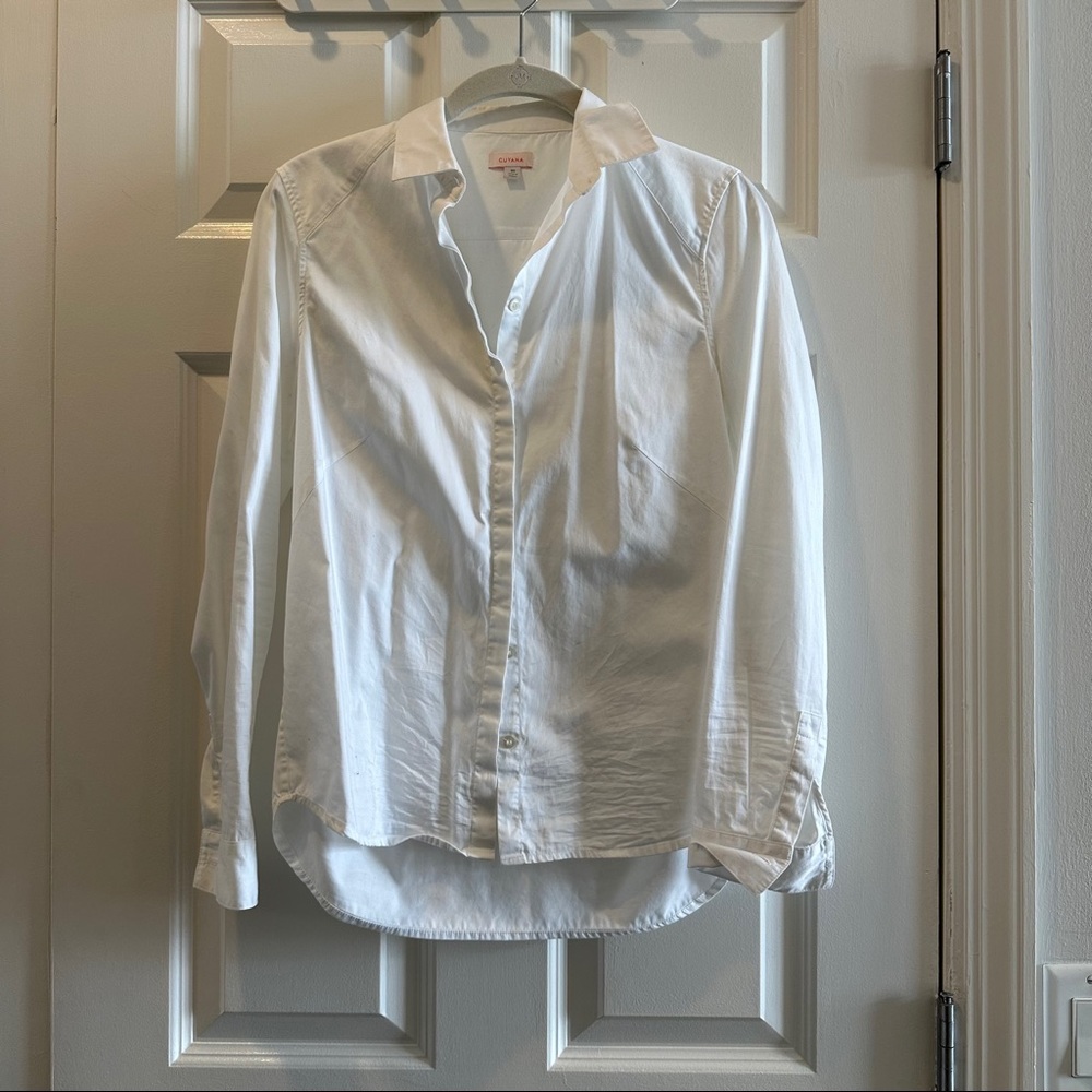 Cuyana pleat back poplin button down shirt (XS)
